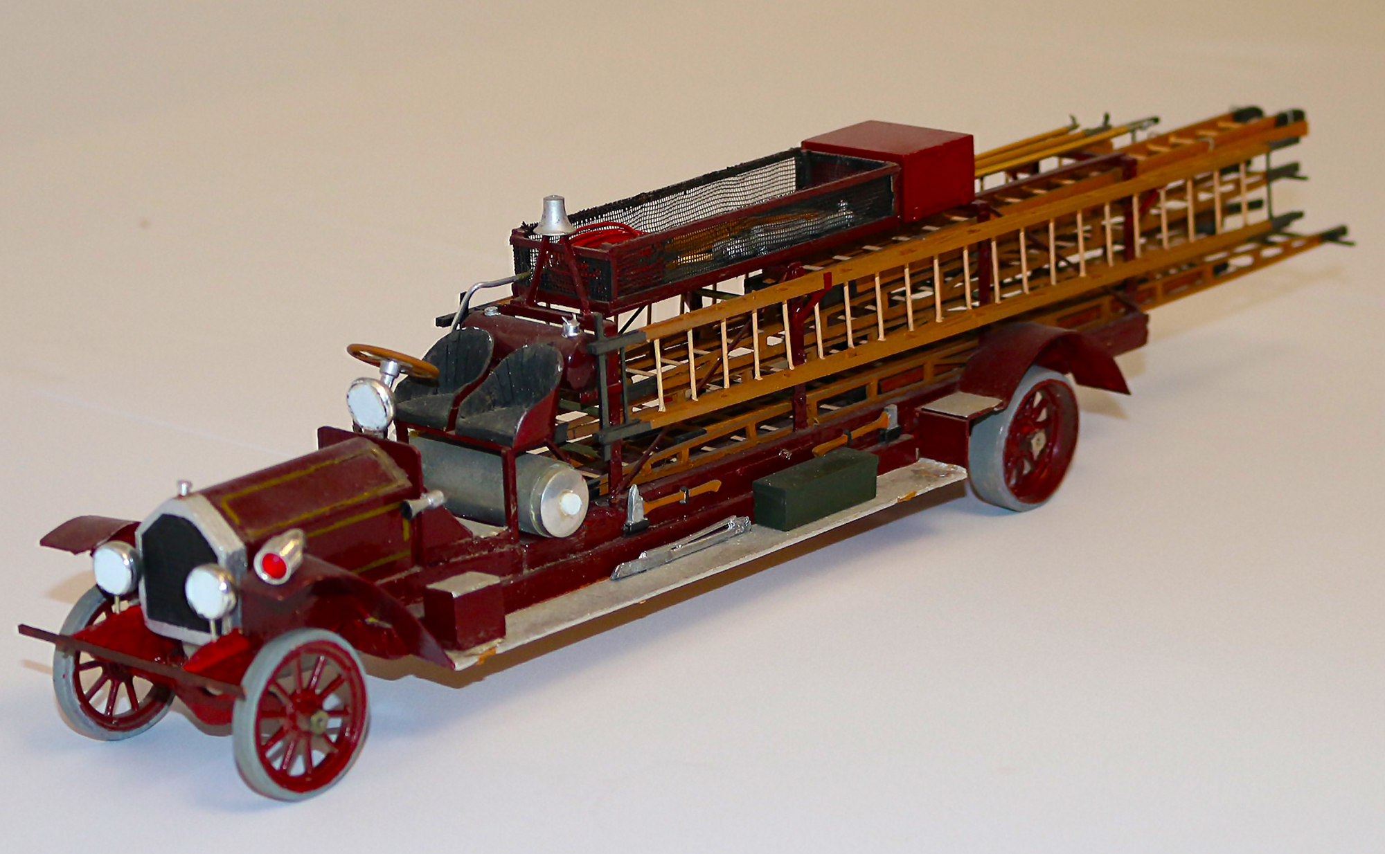 1914 American LaFrance Ladder Truck A scale model 1914 American LaFrance city service ladder truck.