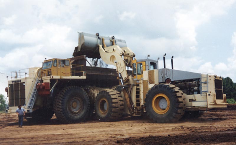 LeTourneau L-1100 Front-End Loader A full-size front-end loader and dump truck, which Perry modeled in miniature.