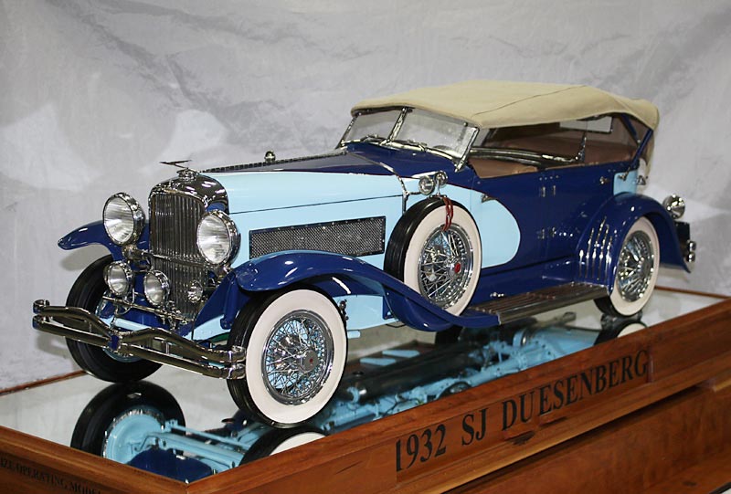 1/6 Scale 1932 Duesenberg Louis Chenot's incredible 1/6 scale 1932 Duesenberg.