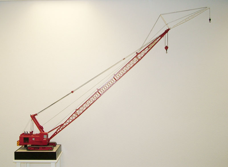 1/32 Scale Manitowoc Crane A full view of the model crane reveals its impressive reach.
