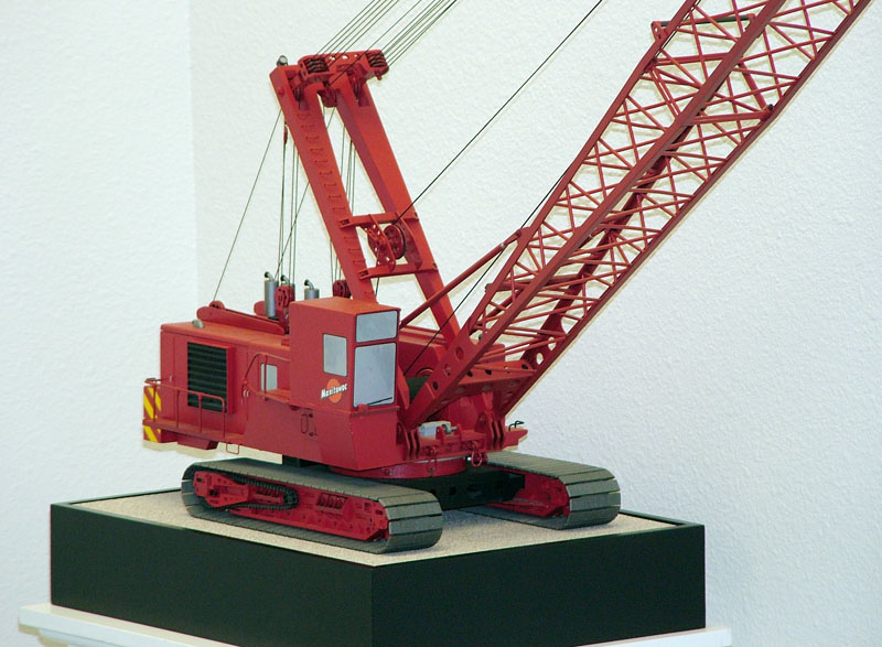 1/32 Scale Manitowoc Crane Larry's scale model crane is full of detail.