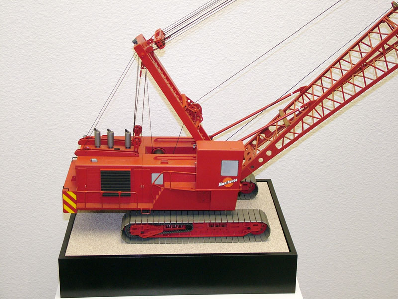 1/32 Scale Manitowoc Crane Larry's finished 1/32 scale Manitowoc crane.