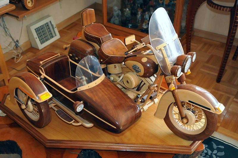 Harley-Davidson Softail With Sidecar Sunia’s sidecar version captures another iconic Harley-Davidson shape.