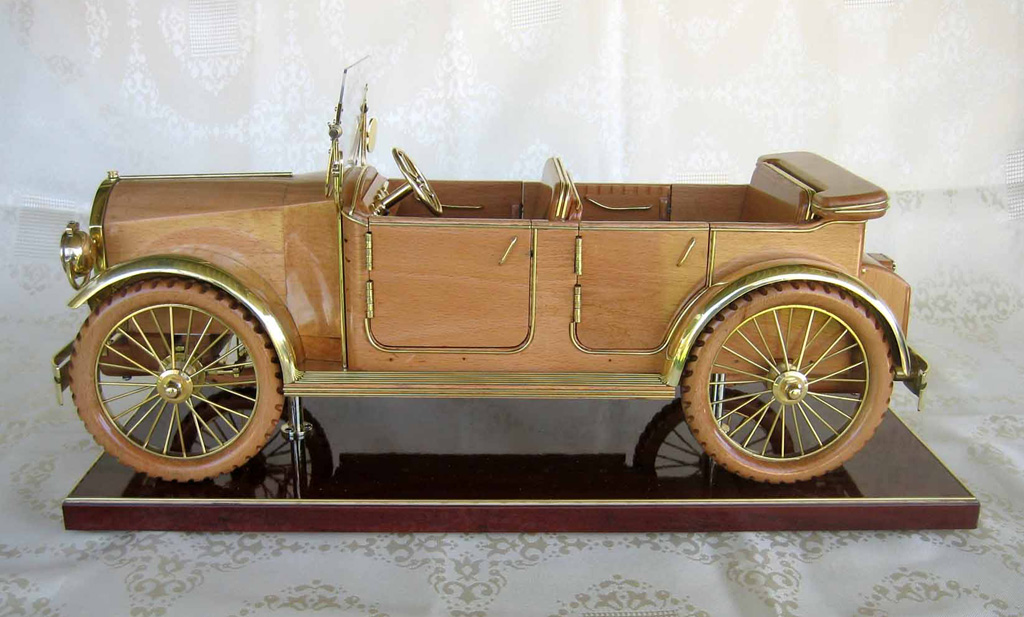 Wooden Bentley This model 1924 Bentley combines both wood and metal.