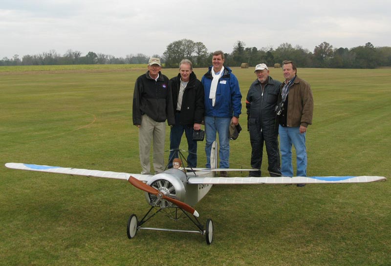 The Gigantic With Flight Crew The group behind the first flight of the Gigantic.